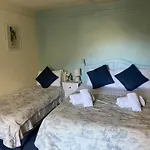 Inn The Bridge 3*