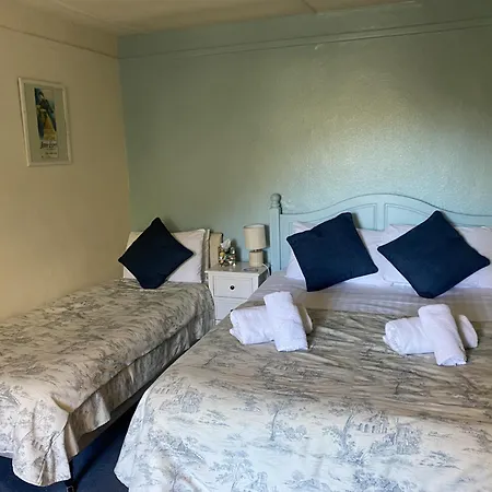 Мини-отель The Bridge 3*